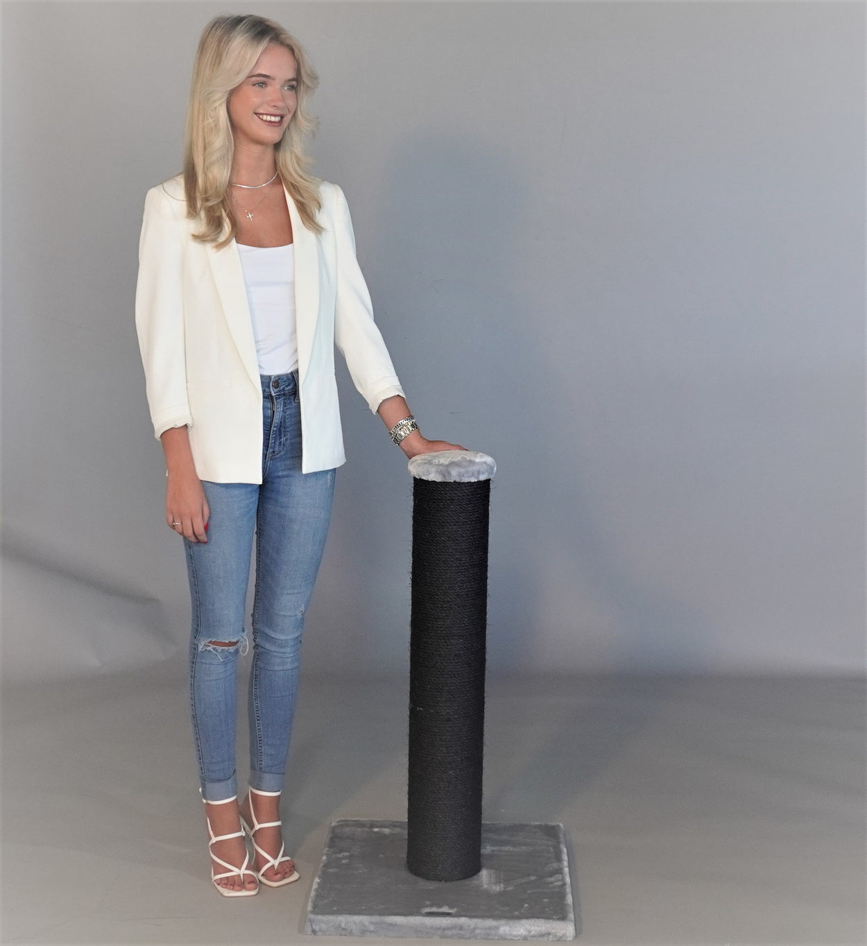 Ragdoll Scratcher Blackline Light Grey