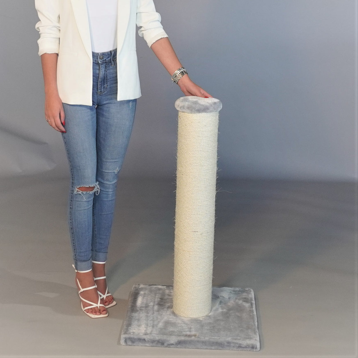 Ragdoll Scratcher Light Grey