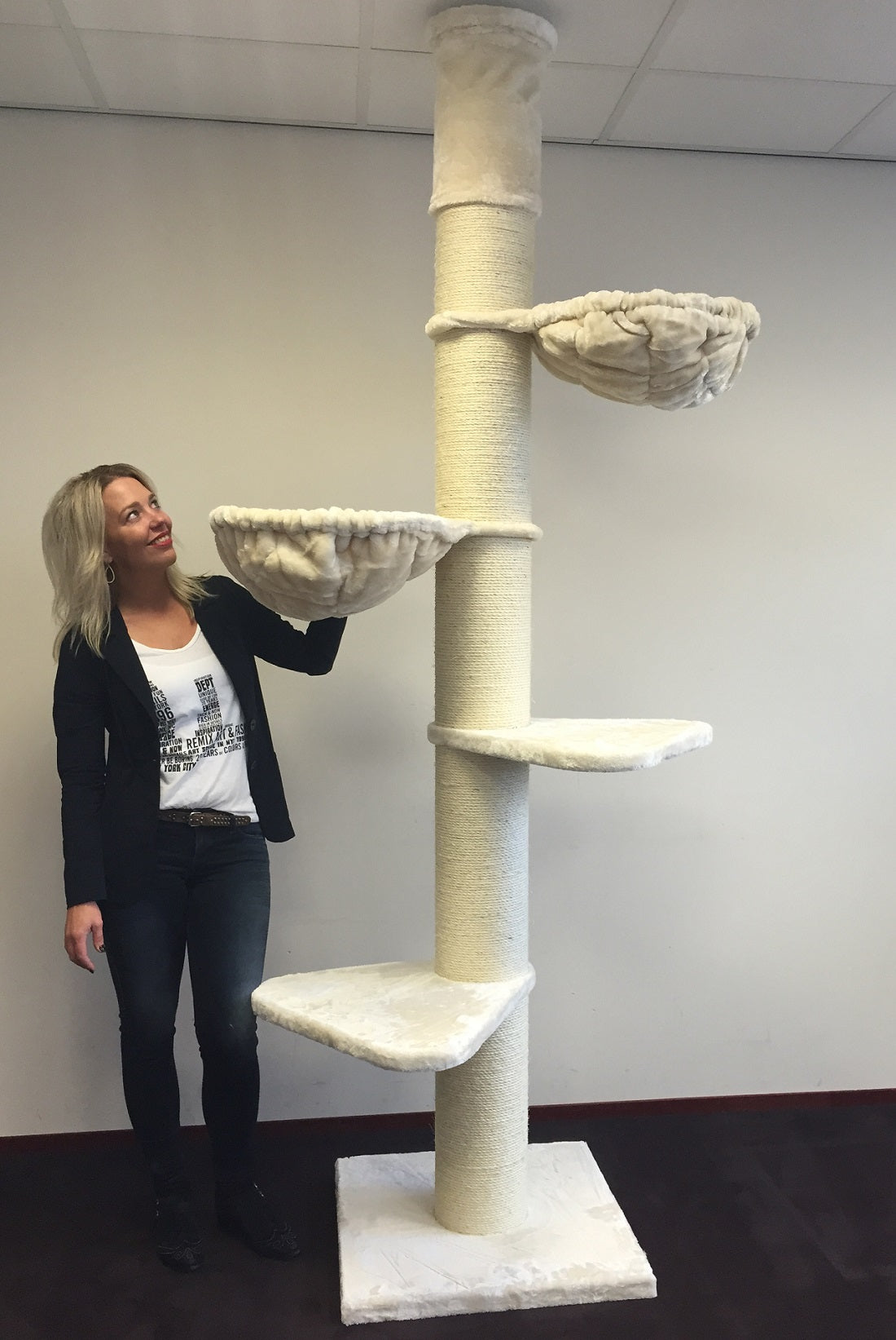 Big Cat Tower Beige