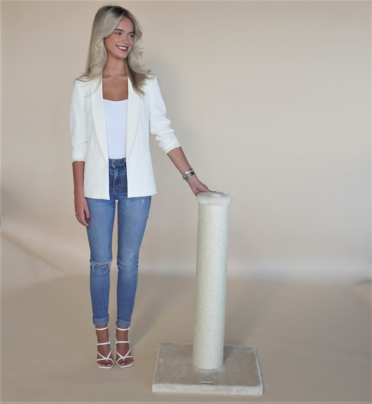 Ragdoll Scratcher Beige