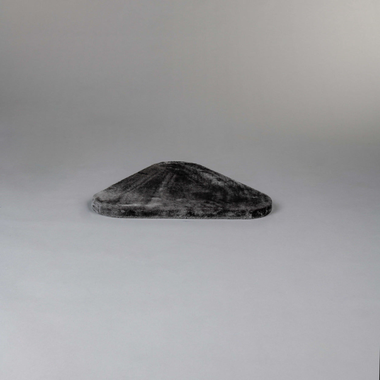 Large, Dark Grey Lying Area Step Triangular (for 5, 6 or 8 inch poles)