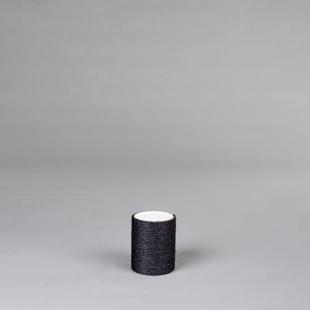 Sisal Pole 7 inch x 6 inchØ - M8 (Blackline)