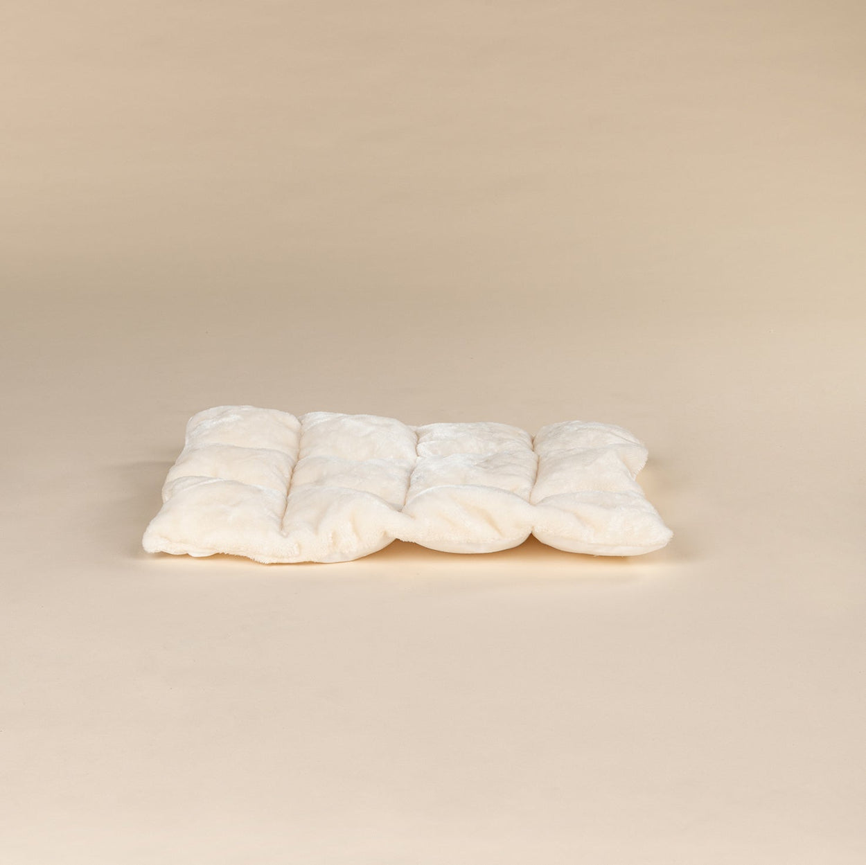 Cushion for rectangular top bed beige (bed = 24x17x6inch)