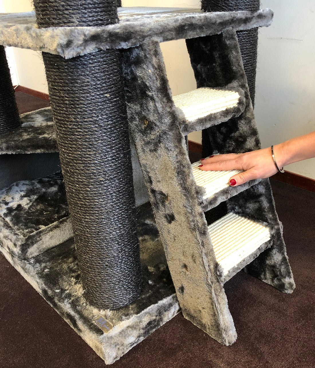 Cat Tree for large cats Corner Cat XXL (Blackline Dark Grey