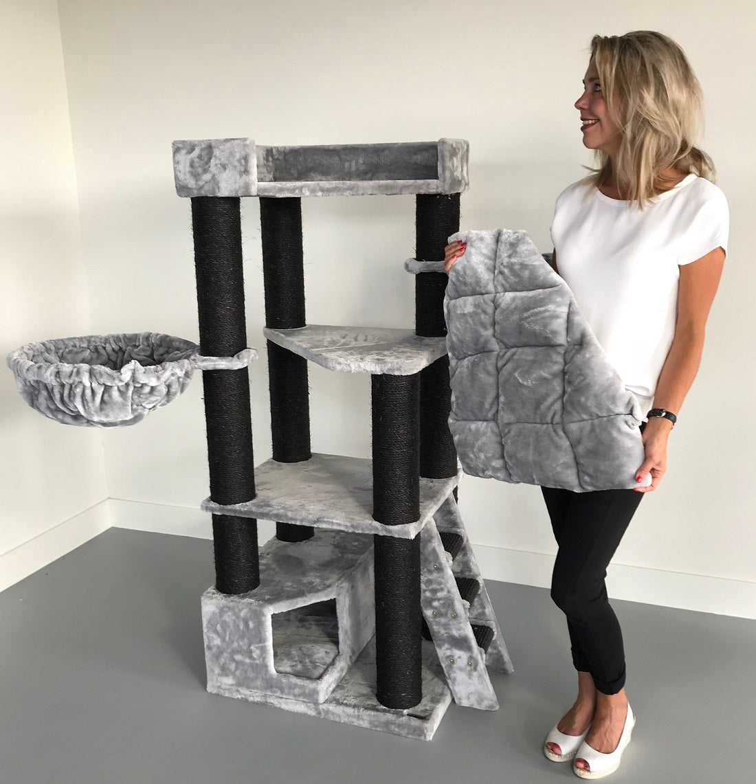 Cat Tree for large cats Corner Cat XXL (Blackline Light Grey